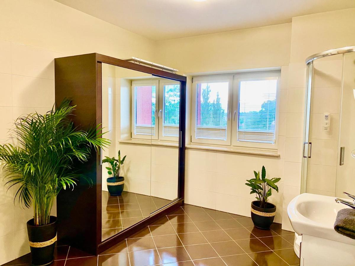 Las Slupski Premium Business Apartament Nr 7 Wifi Netflix Smart Tv50 Two Bedrooms Two Extra Large Double Beds Up To 6 People Full Pleasure Quality Stay (Adults Only) Екстер'єр фото